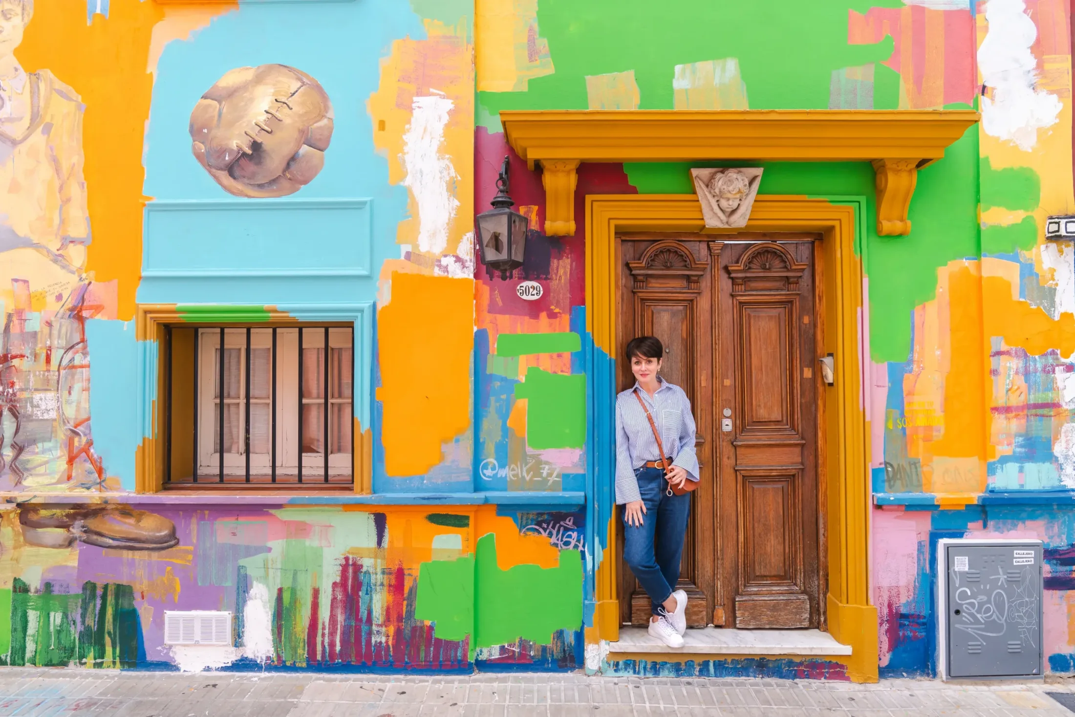 Fachada colorida no Caminito, em La Boca