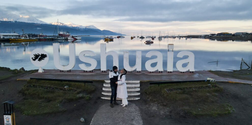 Viva uma experiência completa no City & wine tour Ushuaia, combinando city tour Ushuaia com degustação de vinhos patagônicos, mirantes fotográficos e história local.