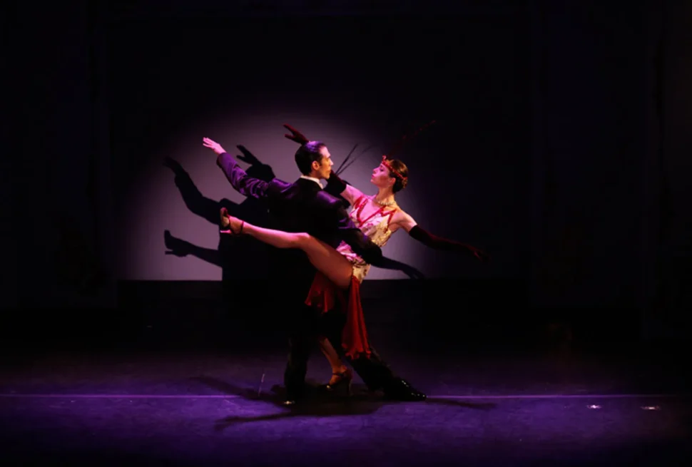 Explore os melhores shows de tango em Buenos Aires! Jantar completo, espetáculos emocionantes e a autêntica cultura argentina. Reserve sua experiência agora!