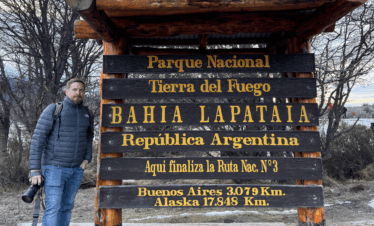 Explore o Parque Nacional Tierra Del Fuego, conheça o Correio do Fim do Mundo, o Lago Roca, e a Baía Lapataia, final da Rota Pan-Americana.
