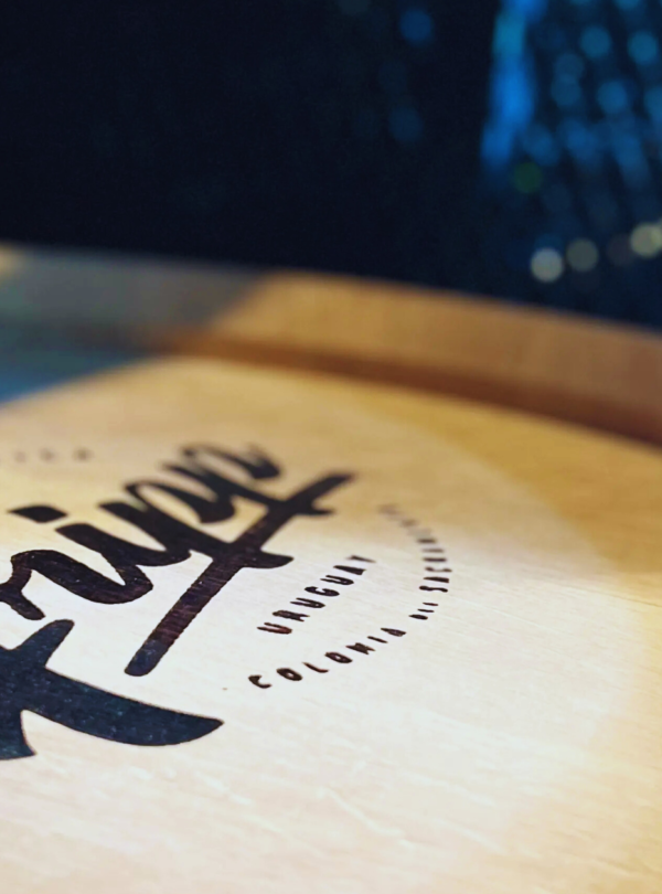 Wine tour Colonia del sacramento, desfrute de uma experiência vinícola com visita guiada, degustação de vinhos e almoço harmonizado.