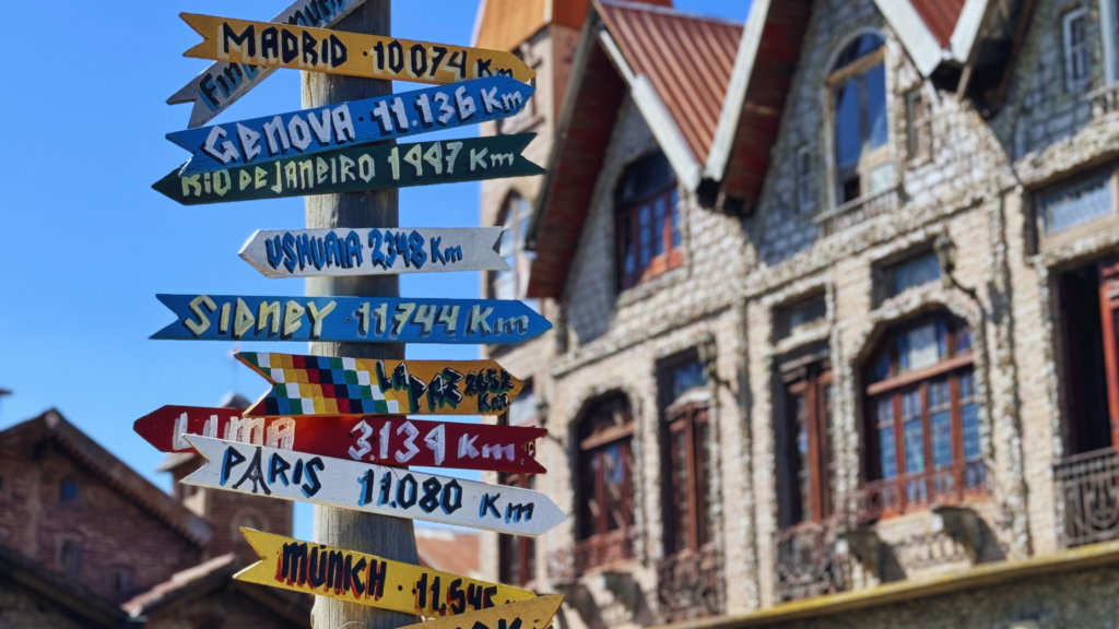 Explore a magia de Campanópolis, uma vila medieval perto de Buenos Aires. Transporte, visita guiada e um cenário digno de contos de fadas!