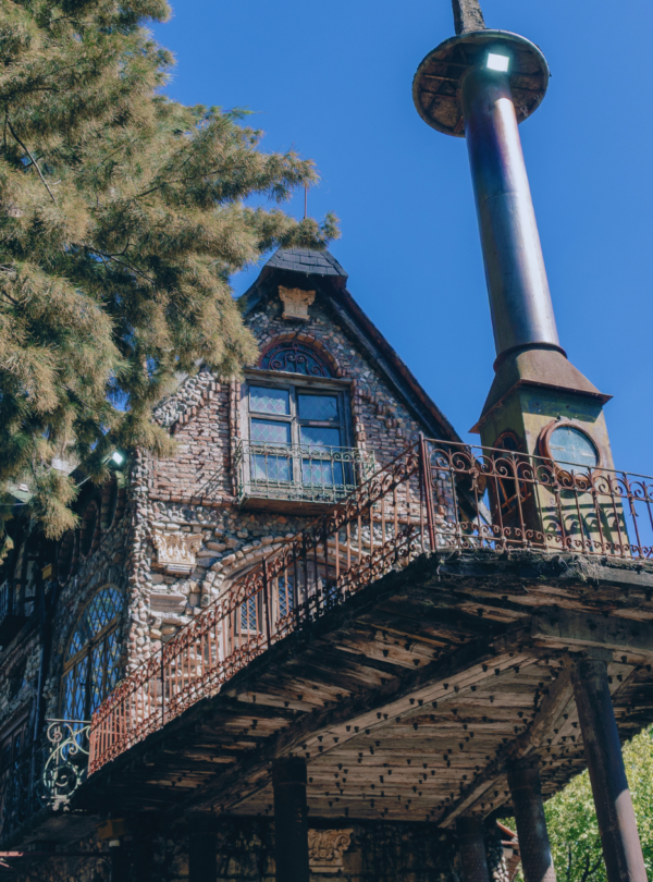 Explore a magia de Campanópolis, uma vila medieval perto de Buenos Aires. Transporte, visita guiada e um cenário digno de contos de fadas!
