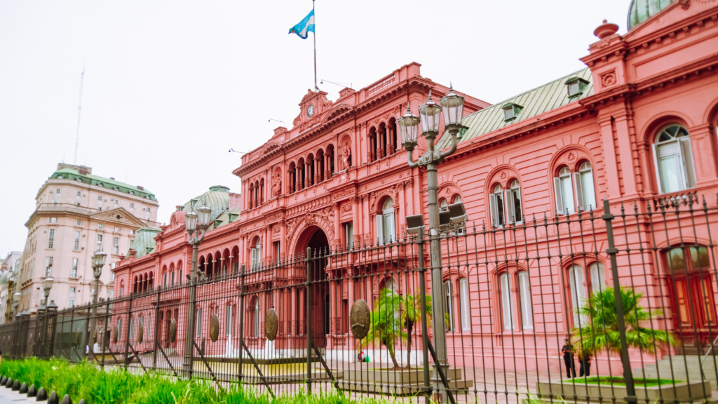 Explore Buenos Aires com um city tour privado que permite liberdade e conforto. Visite os principais pontos turísticos no seu ritmo.
