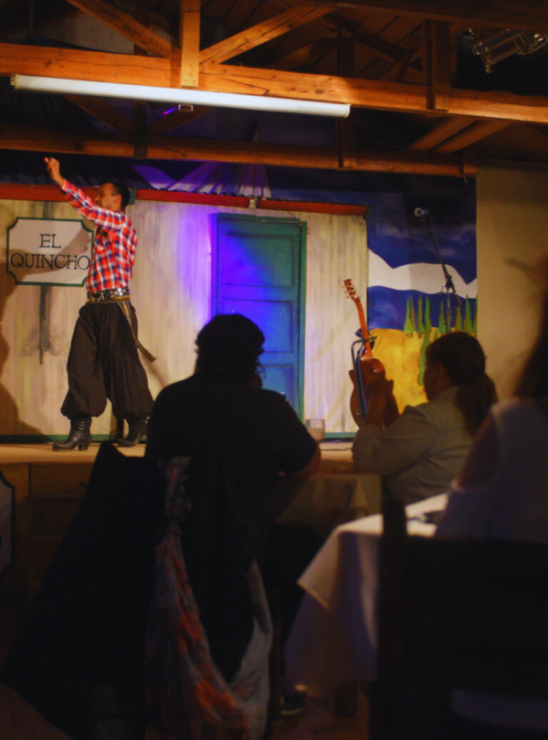 Estância 25 de Mayo: tour completo e um jantar patagônico acompanhado de show folclórico. Uma experiência única na Patagônia!