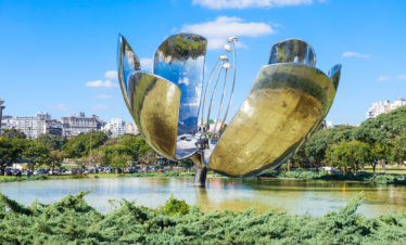 Explore Buenos Aires com um city tour privado que permite liberdade e conforto. Visite os principais pontos turísticos no seu ritmo.