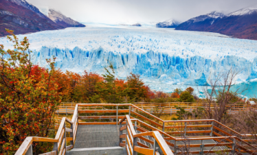 Explore o Glaciar Perito Moreno de perto com o Safari Náutico, uma experiência única de barco pelo Parque Nacional Los Glaciares.
