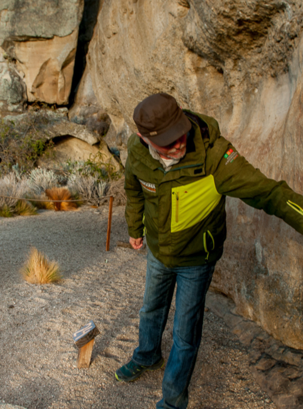 Descubra o Nativo Experience e vivencie a cultura Tehuelche na Patagônia, explorando cavernas milenares e pinturas rupestres.