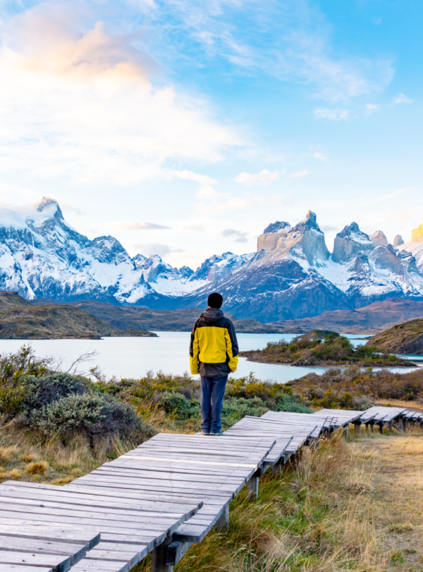 Explore as maravilhas do Parque Nacional Torres del Paine em uma excursão de dia inteiro saindo de El Calafate.