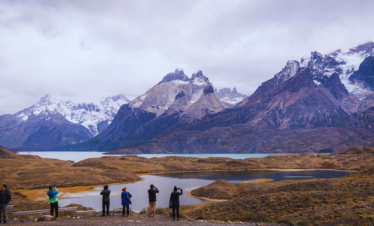 Explore as maravilhas do Parque Nacional Torres del Paine em uma excursão de dia inteiro saindo de El Calafate.