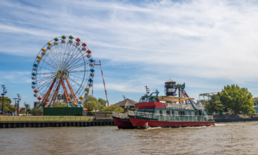 Explore o Delta do Tigre com nosso passeio clássico. Saída de Buenos Aires, navegação, visita ao Puerto de Frutos e retorno ao centro.