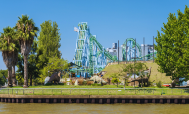Explore o Delta do Tigre com nosso passeio clássico. Saída de Buenos Aires, navegação, visita ao Puerto de Frutos e retorno ao centro.
