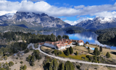 Conheça o Circuito Chico, um passeio icônico em Bariloche que revela paisagens incríveis, mirantes deslumbrantes e paradas imperdíveis.