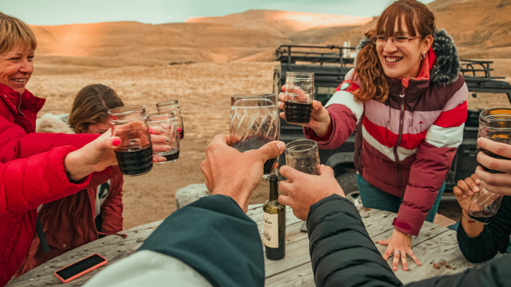 Explore os Balcones de Calafate em um emocionante passeio 4x4. Mirantes, fósseis e vistas panorâmicas da Patagônia em uma experiência única.