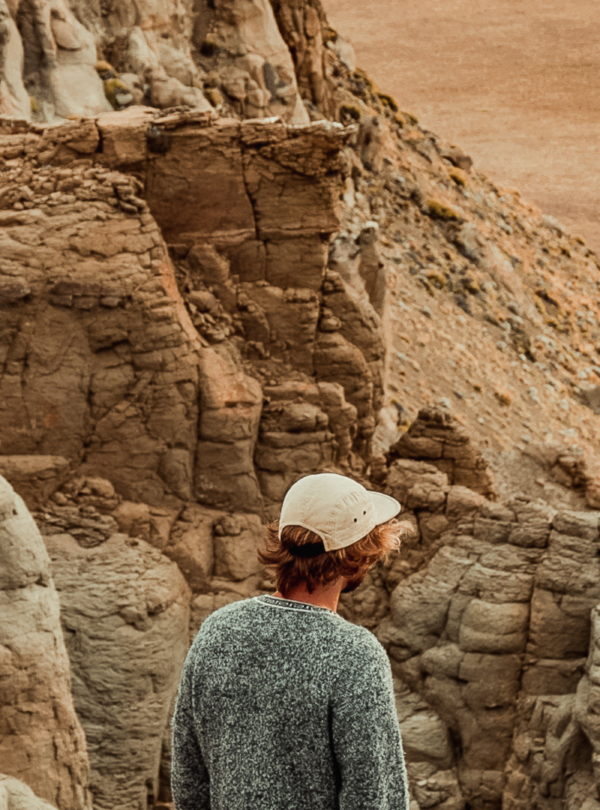 Explore os Balcones de Calafate em um emocionante passeio 4x4. Mirantes, fósseis e vistas panorâmicas da Patagônia em uma experiência única.