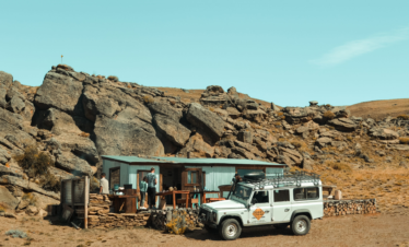 Explore os Balcones de Calafate em um emocionante passeio 4x4. Mirantes, fósseis e vistas panorâmicas da Patagônia em uma experiência única.