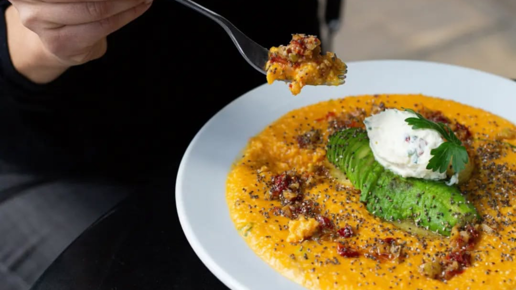 Descubra 9 restaurantes vegetarianos imperdíveis em Buenos Aires, com opções saborosas e sustentáveis. Perfeitos para incluir no seu roteiro de viagem!