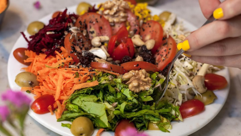 Descubra 9 restaurantes vegetarianos imperdíveis em Buenos Aires, com opções saborosas e sustentáveis. Perfeitos para incluir no seu roteiro de viagem!