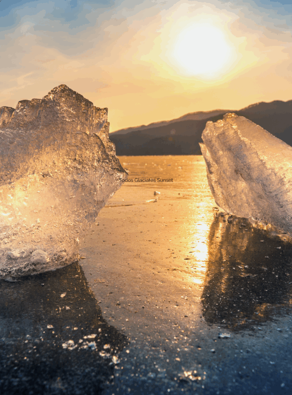Viva uma experiência única na Patagônia com o passeio Todos Glaciares Sunset, navegando entre icebergs, glaciares imponentes e paisagens inesquecíveis ao pôr do sol.