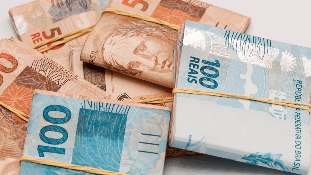 Descubra qual moeda levar para a Argentina em 2025. Saiba as vantagens do real, dólar, peso argentino, Western Union, Banco Nación e cartões de débito internacionais.
