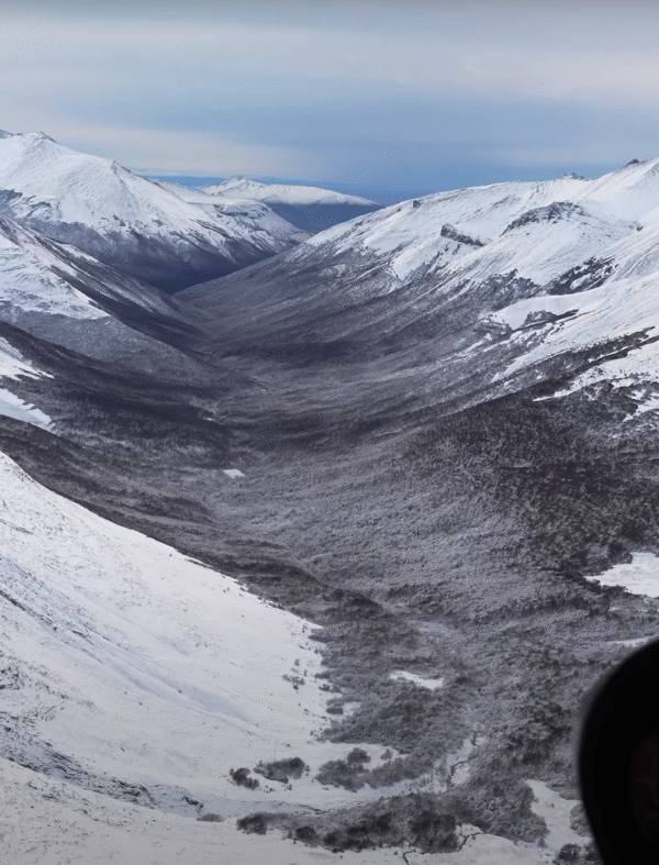 Descubra o Sky Over Perito Moreno, o passeio de helicóptero que oferece vistas aéreas inesquecíveis do glaciar mais famoso da Patagônia. Viva uma experiência surpreendente em El Calafate.