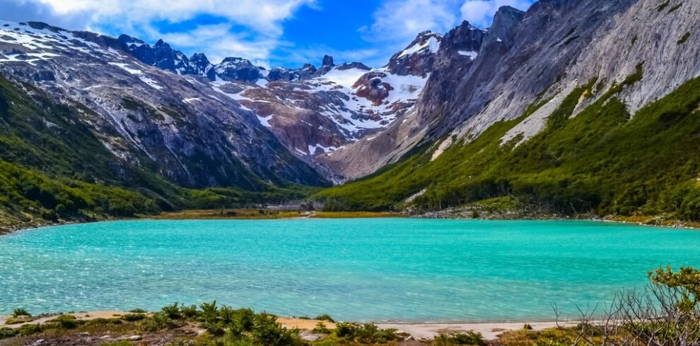 Explore a Laguna Esmeralda em um trekking com trilhas por bosques e vales da Patagônia, guiados por um especialista e almoço incluso.