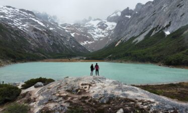 Explore a Laguna Esmeralda em um trekking com trilhas por bosques e vales da Patagônia, guiados por um especialista e almoço incluso.
