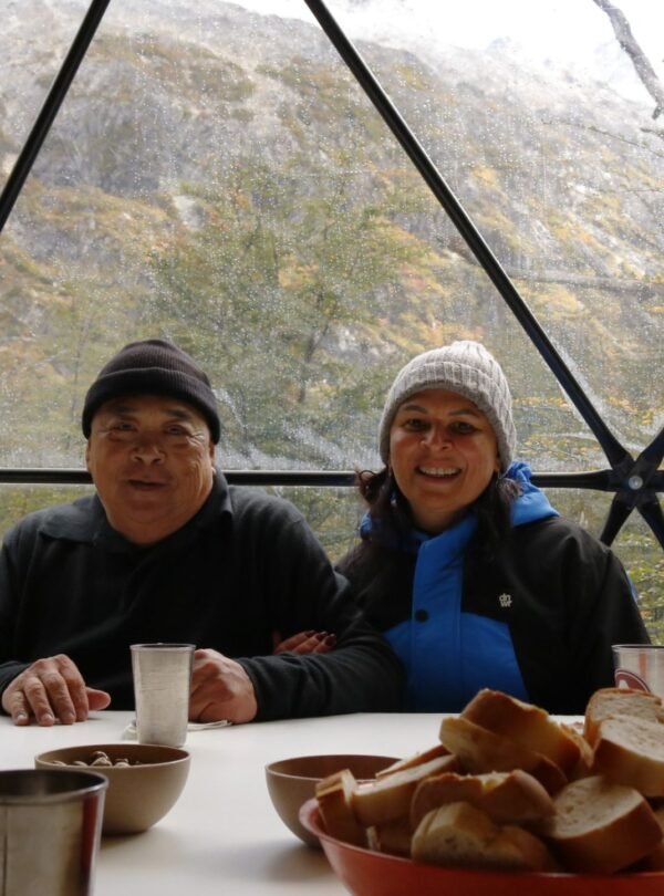 Explore a Laguna Esmeralda em um trekking com trilhas por bosques e vales da Patagônia, guiados por um especialista e almoço incluso.