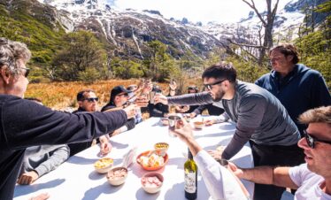 Explore a Laguna Esmeralda em um trekking com trilhas por bosques e vales da Patagônia, guiados por um especialista e almoço incluso.