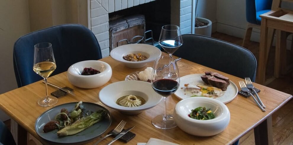 Viva uma experiência gastronômica única no Restaurante Centauro, em Mendoza. Um jantar que combina tecnologia, sustentabilidade e os melhores sabores regionais em um menu harmonizado de 4 ou 8 tempos.