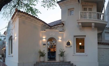 Viva uma experiência gastronômica única no Restaurante Centauro, em Mendoza. Um jantar que combina tecnologia, sustentabilidade e os melhores sabores regionais em um menu harmonizado de 4 ou 8 tempos.