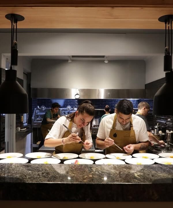 Viva uma experiência gastronômica única no Restaurante Centauro, em Mendoza. Um jantar que combina tecnologia, sustentabilidade e os melhores sabores regionais em um menu harmonizado de 4 ou 8 tempos.