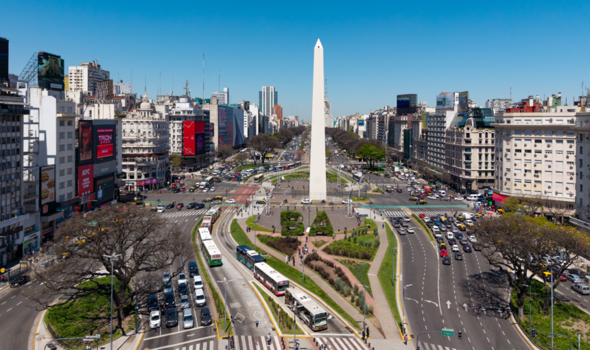Descubra como é Buenos Aires em março: clima, o que vestir, eventos, feriados e os melhores passeios para aproveitar a cidade em 2026.