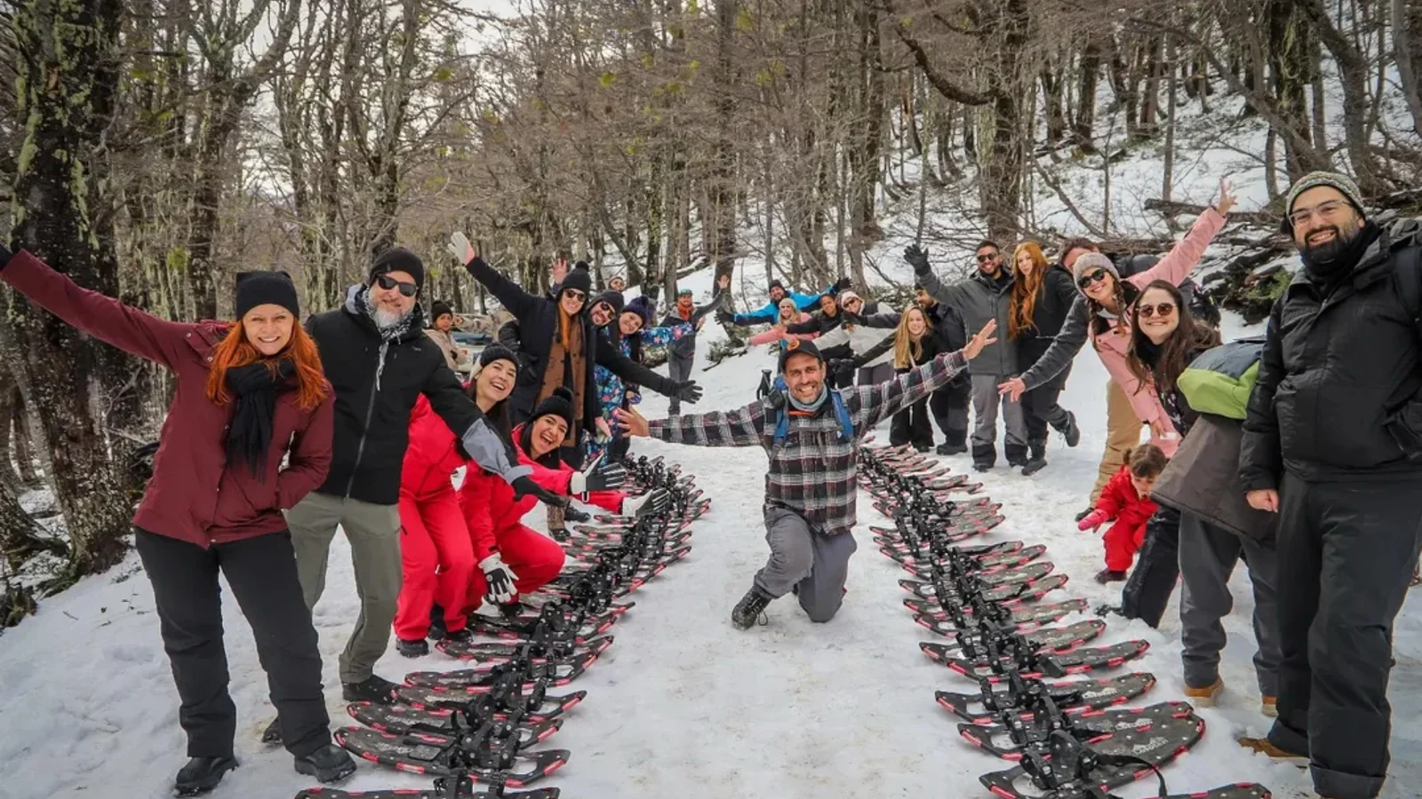 Passeio na neve em Bariloche: descubra as diferenças entre os passeios Roca Negra e Extremo Encantado no Cerro López.