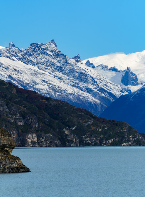 Conheça os principais glaciares da Patagônia em um único dia com o passeio Glaciares Gourmet.