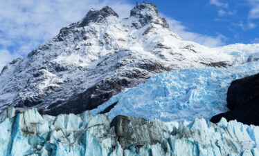 Conheça os principais glaciares da Patagônia em um único dia com o passeio Glaciares Gourmet.