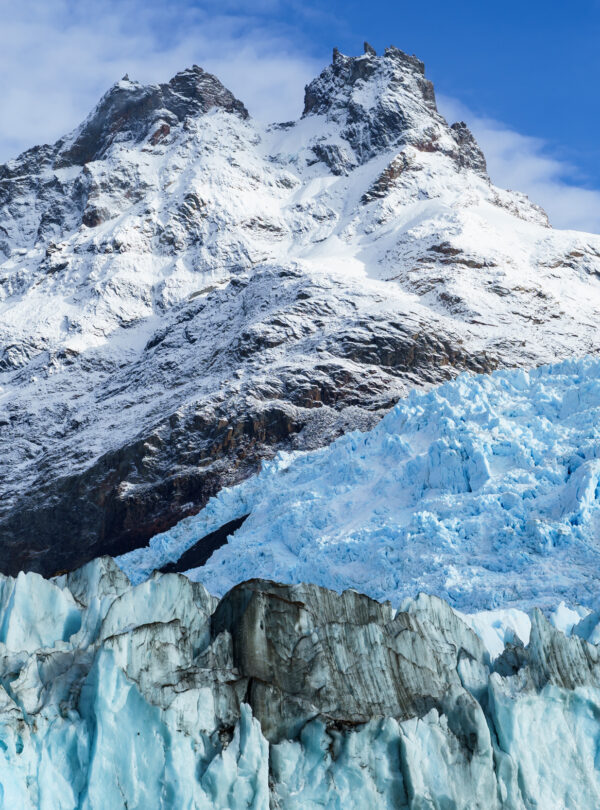 Conheça os principais glaciares da Patagônia em um único dia com o passeio Glaciares Gourmet.
